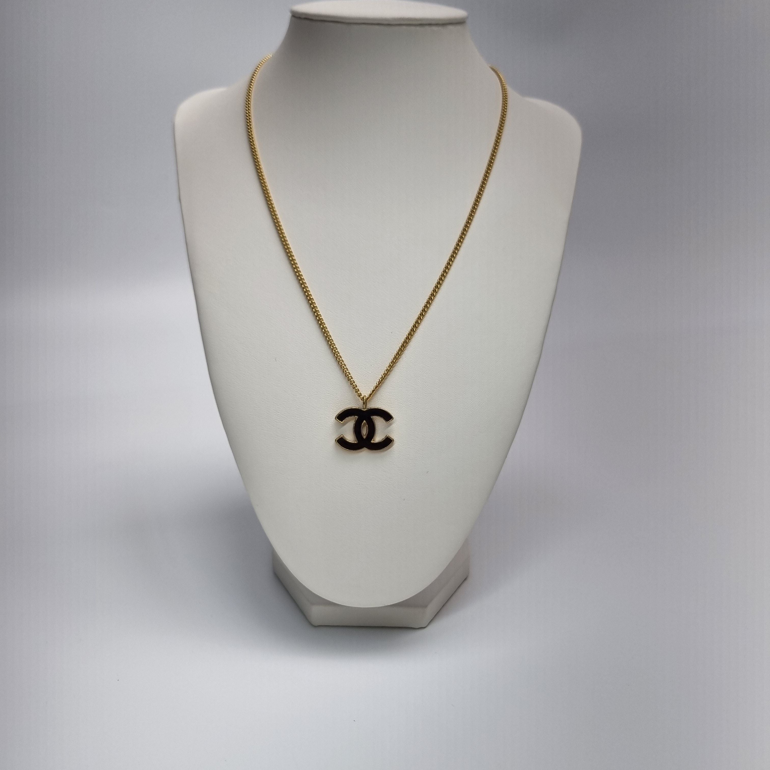 CHANEL CC Logo Necklace (Black Gold Necklace) 506-19 139834215