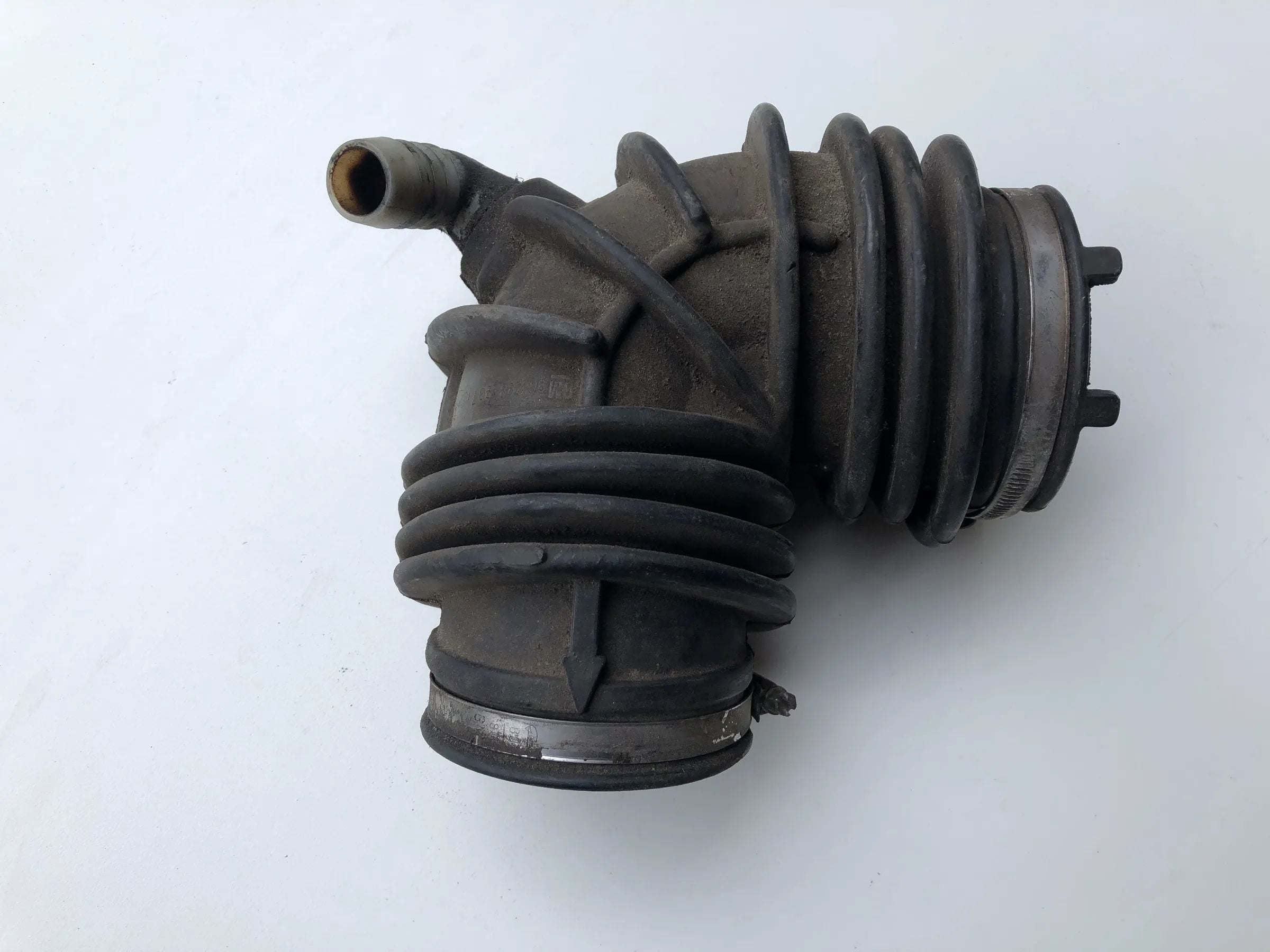 Ansaugschlauch LMM an Drosselklappe Original Opel Senator B Omega A 3L 12V C30NE