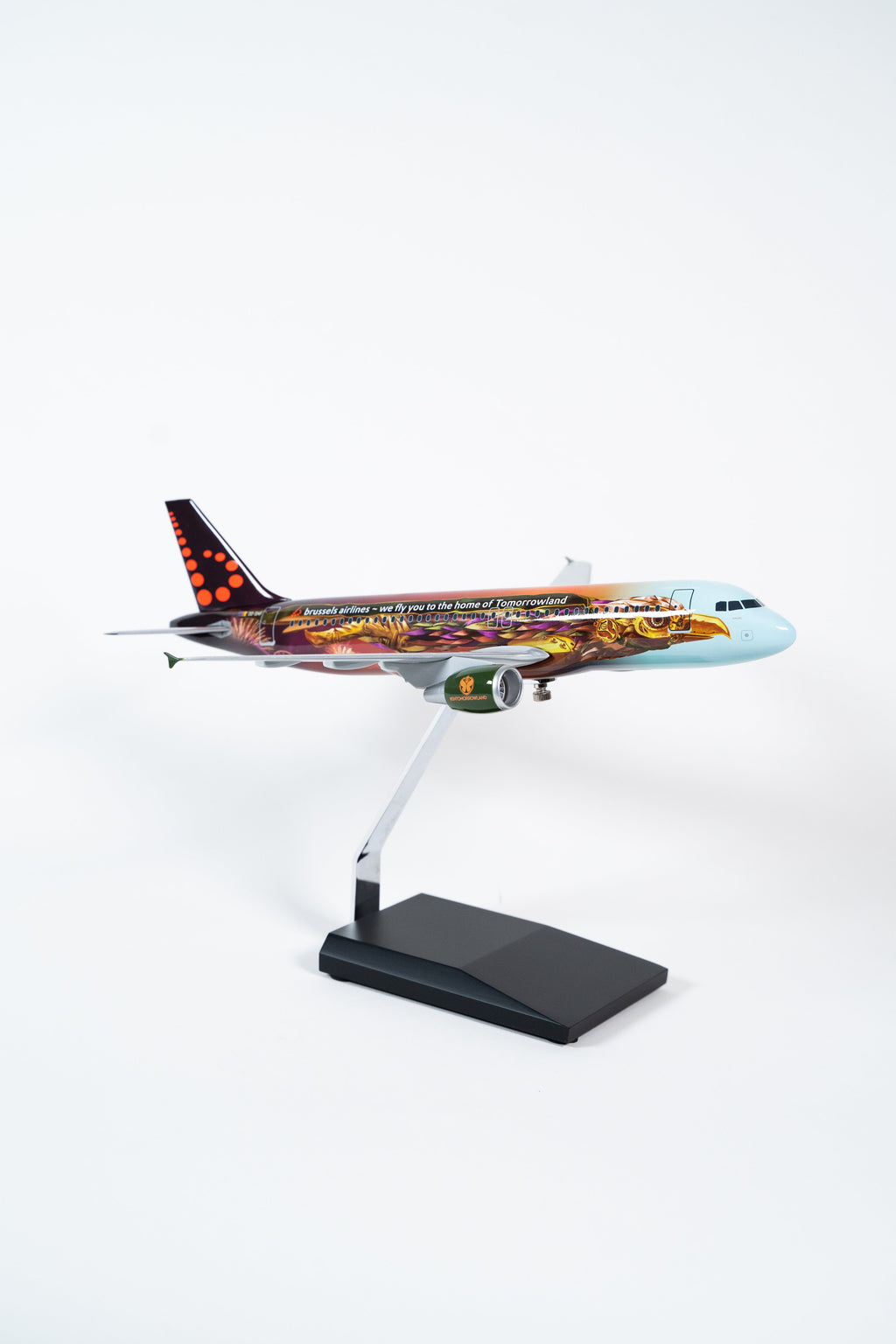 Brussels Airlines A320-200 OO-SNF “Amare”, 1:100 (snapfit)