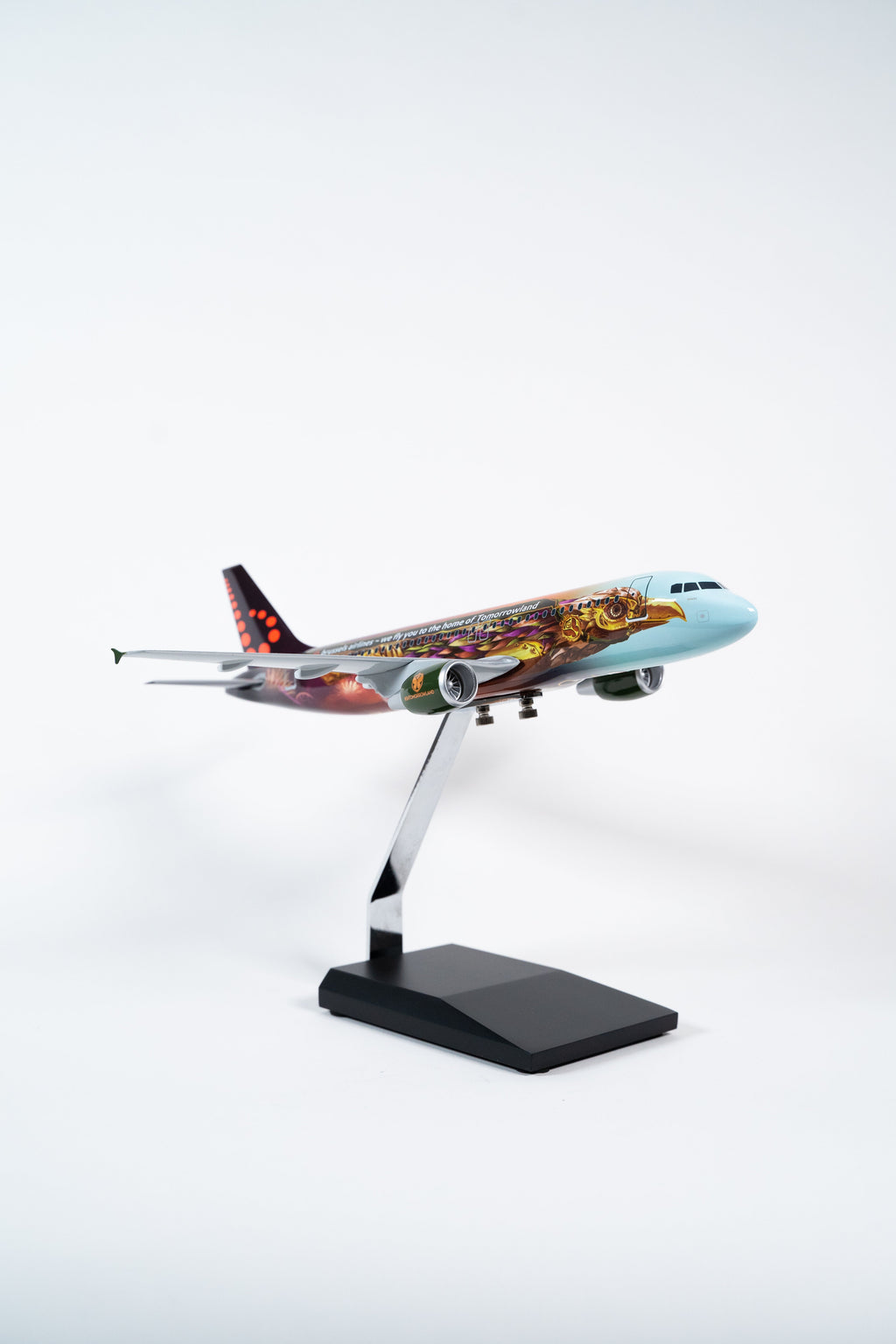 Brussels Airlines A320-200 OO-SNF “Amare”, 1:100 (snapfit)