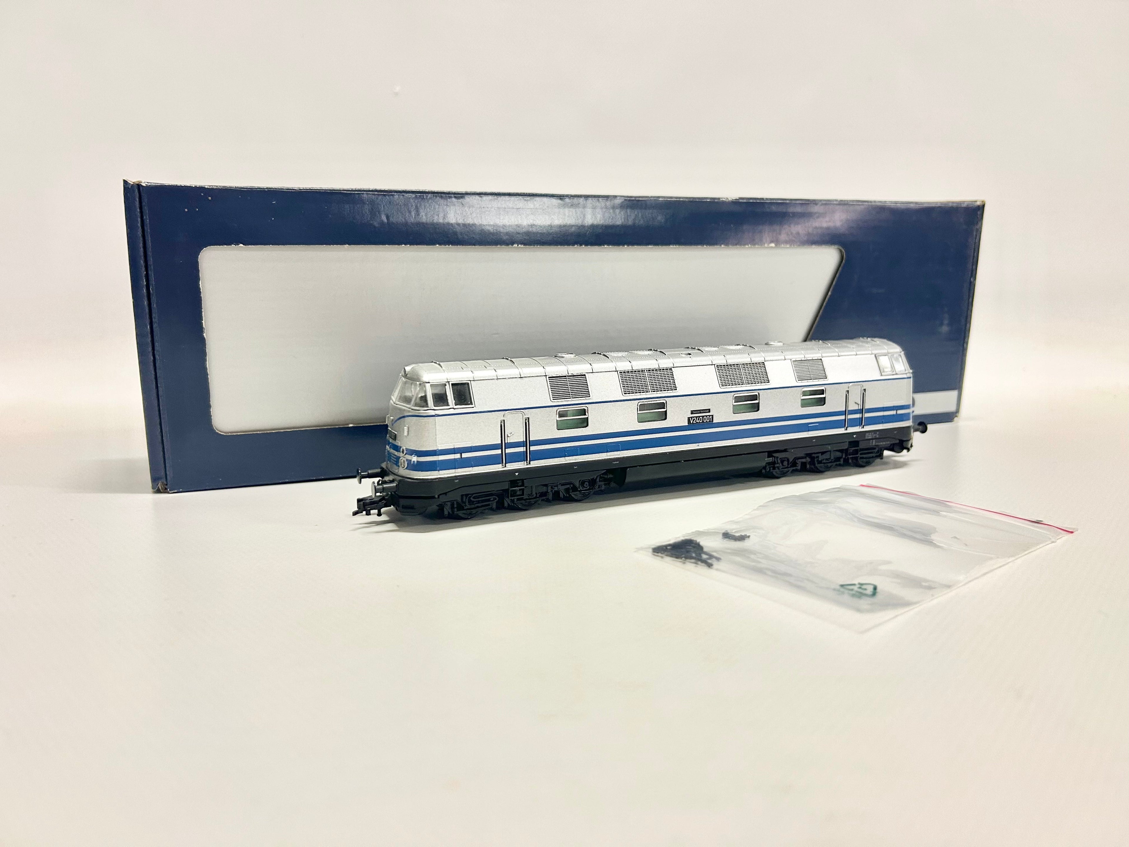 Gützold 35100 Diesellok V240 DR H0