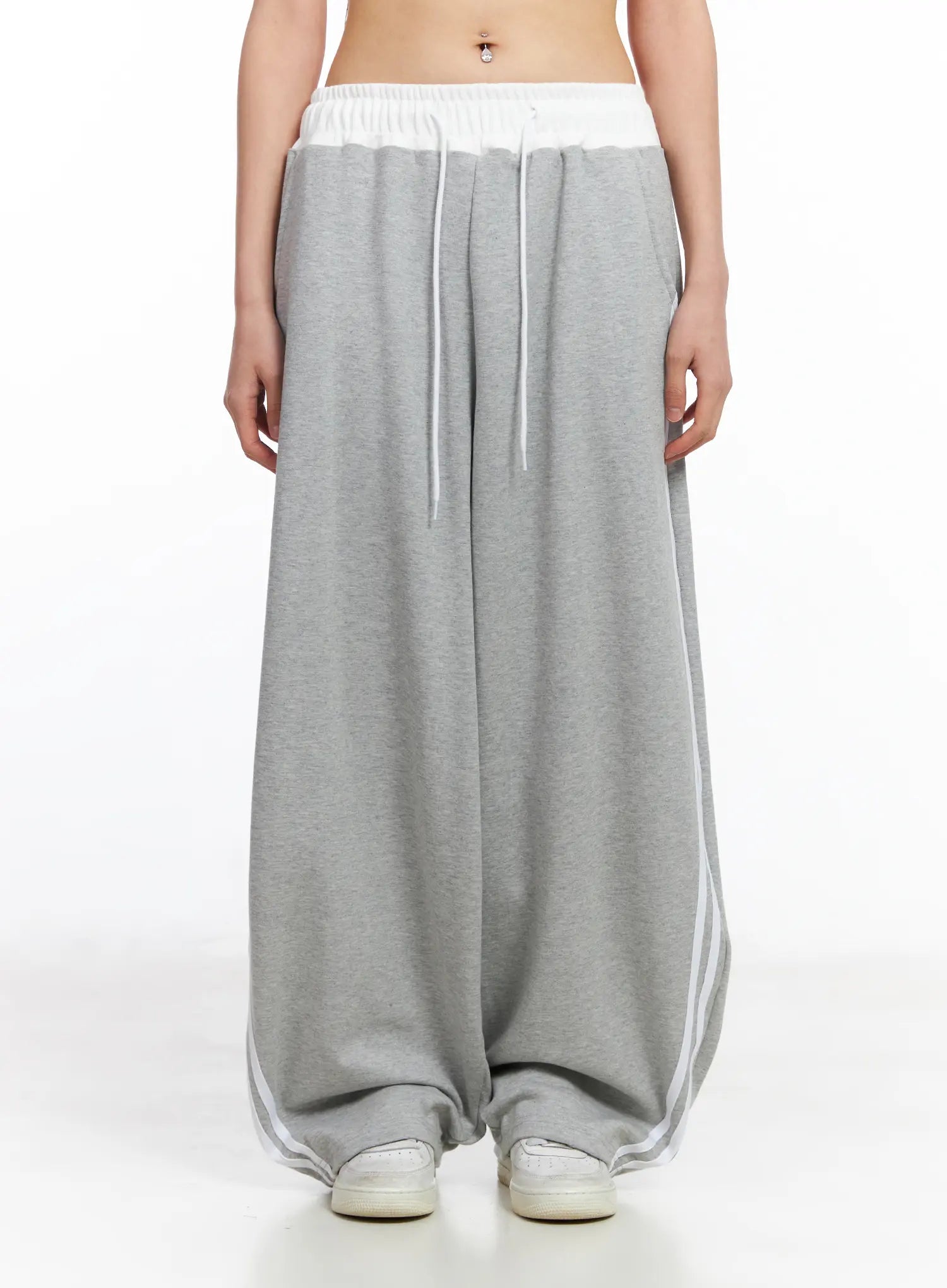 layered-two-tone-sweatpants-cf506-1