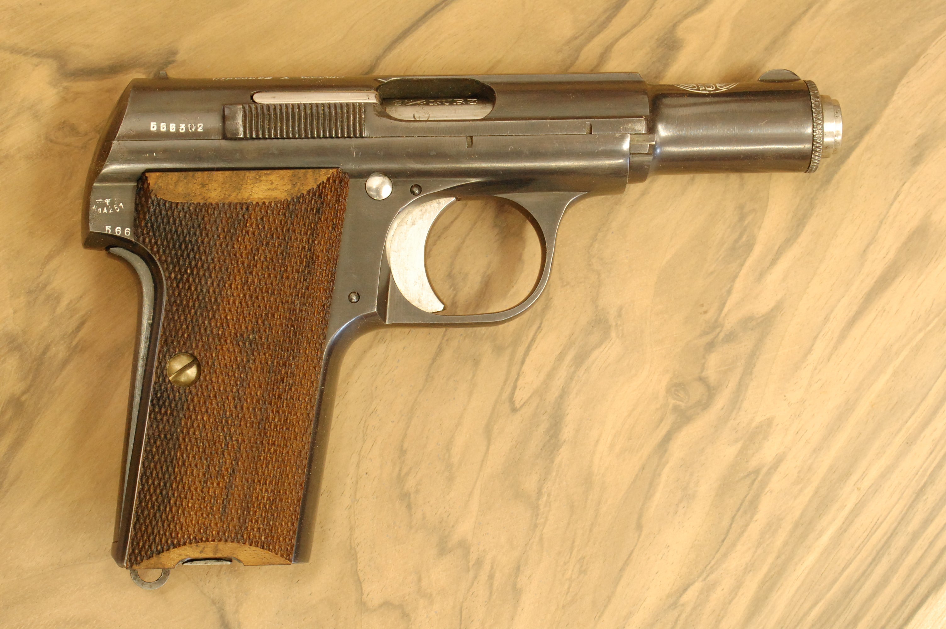 ASTRA 300 walnut pistol grips (checkered)